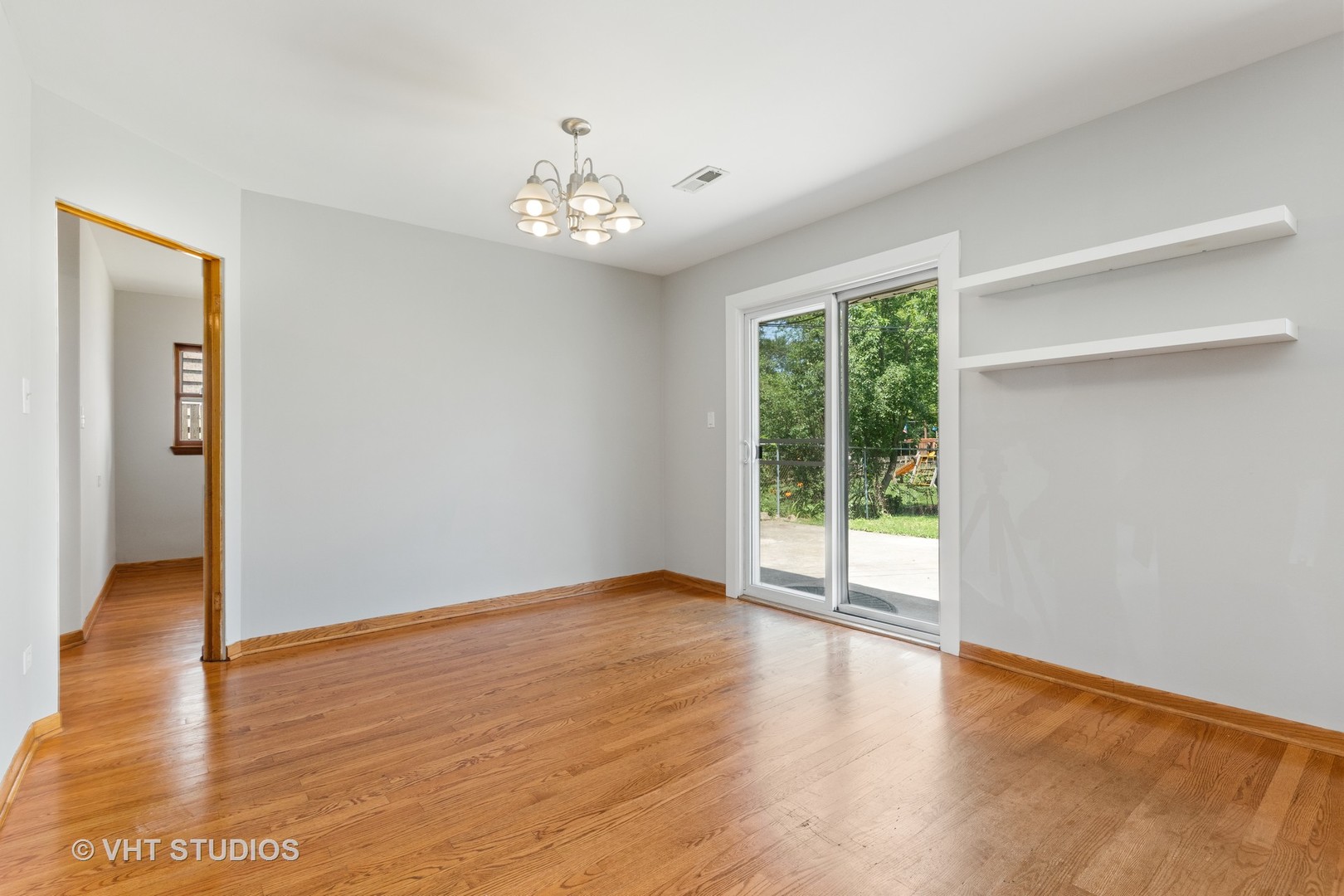 5301 Cumnor Road Downers Grove, IL 60515 - Photo 4 of 17