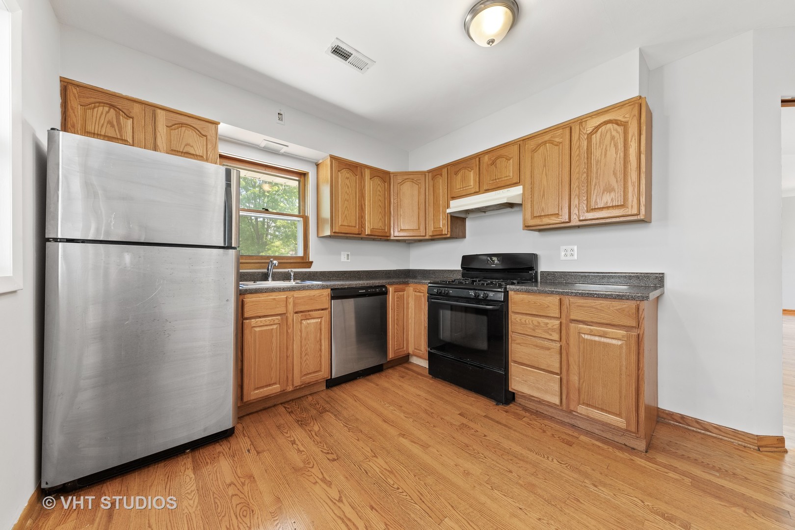 5301 Cumnor Road Downers Grove, IL 60515 - Photo 6 of 17