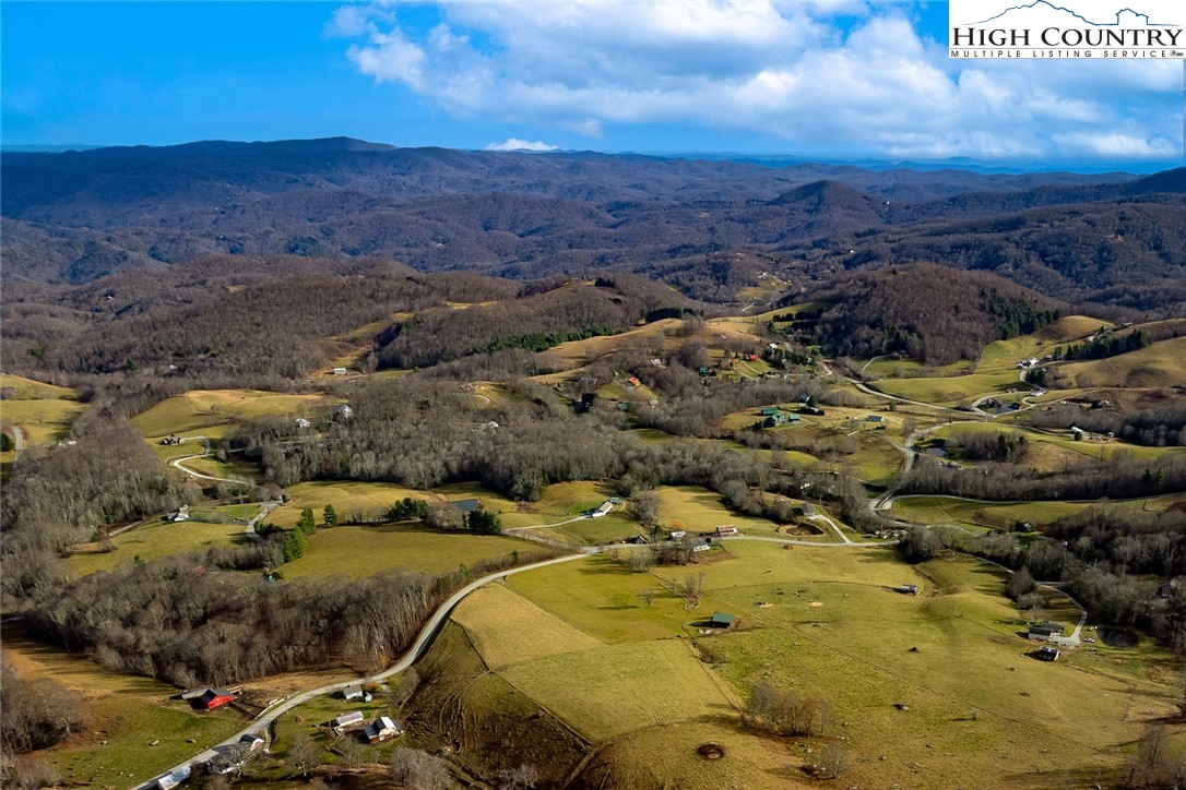 Lot 36-37 Long View Road Banner Elk, NC 28604 - Photo 13 of 17 a view of a sky from balcony