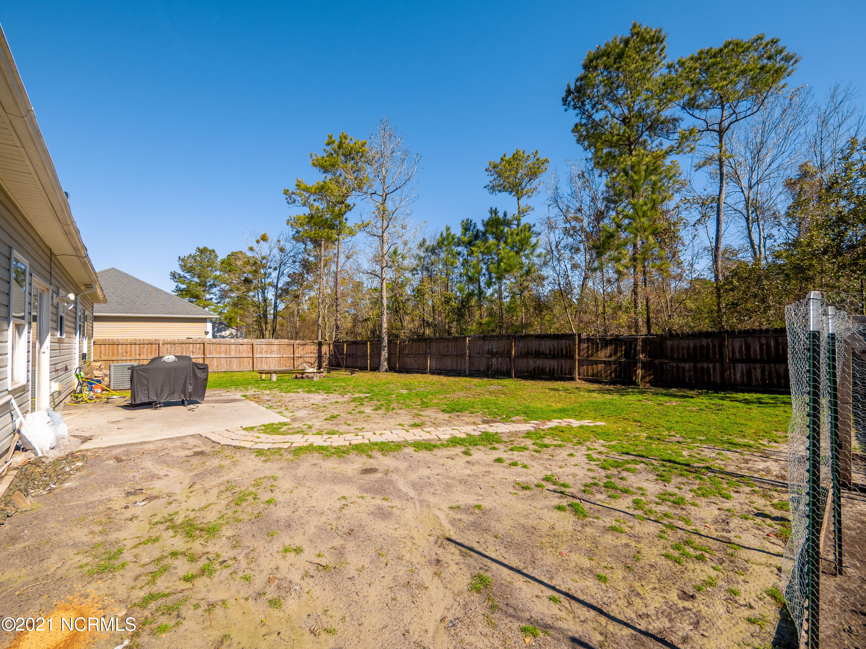 121 Boysenberry Fields Road Maple Hill, NC 28454 - Photo 11 of 44 121 Boysenberry Fields Road-11