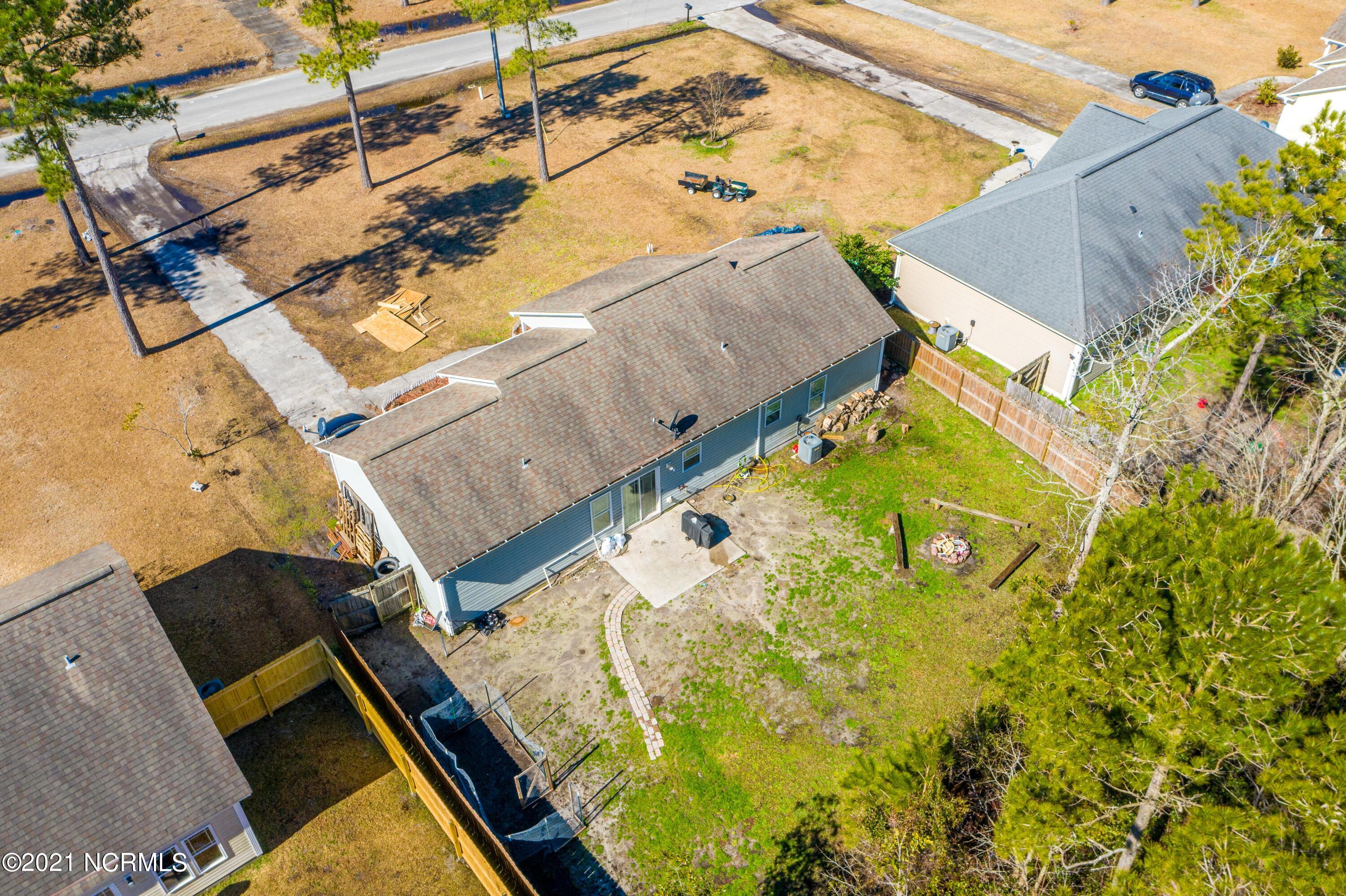 121 Boysenberry Fields Road Maple Hill, NC 28454 - Photo 14 of 44 121 Boysenberry Fields Road-14