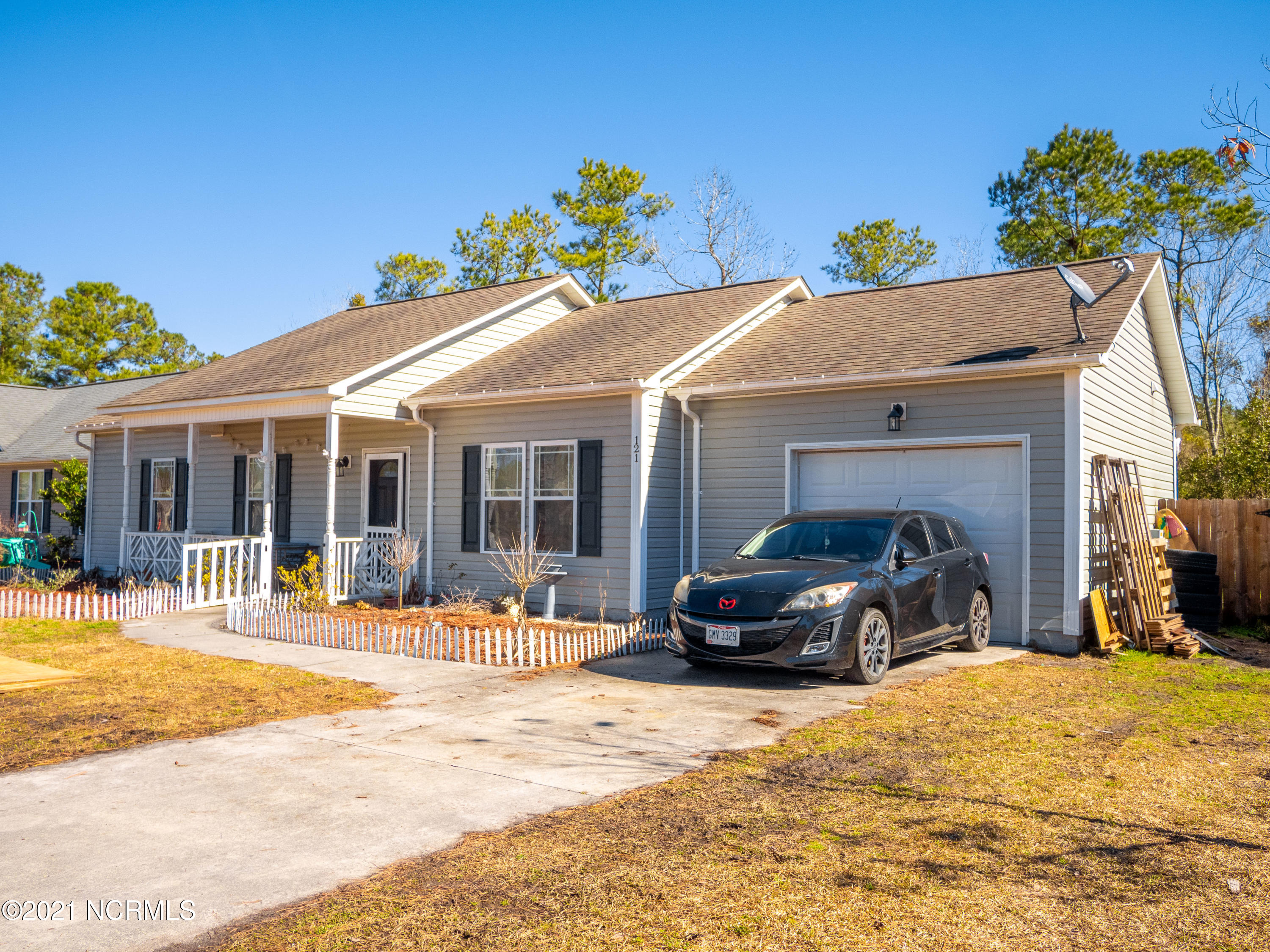 121 Boysenberry Fields Road Maple Hill, NC 28454 - Photo 3 of 44 121 Boysenberry Fields Road-3