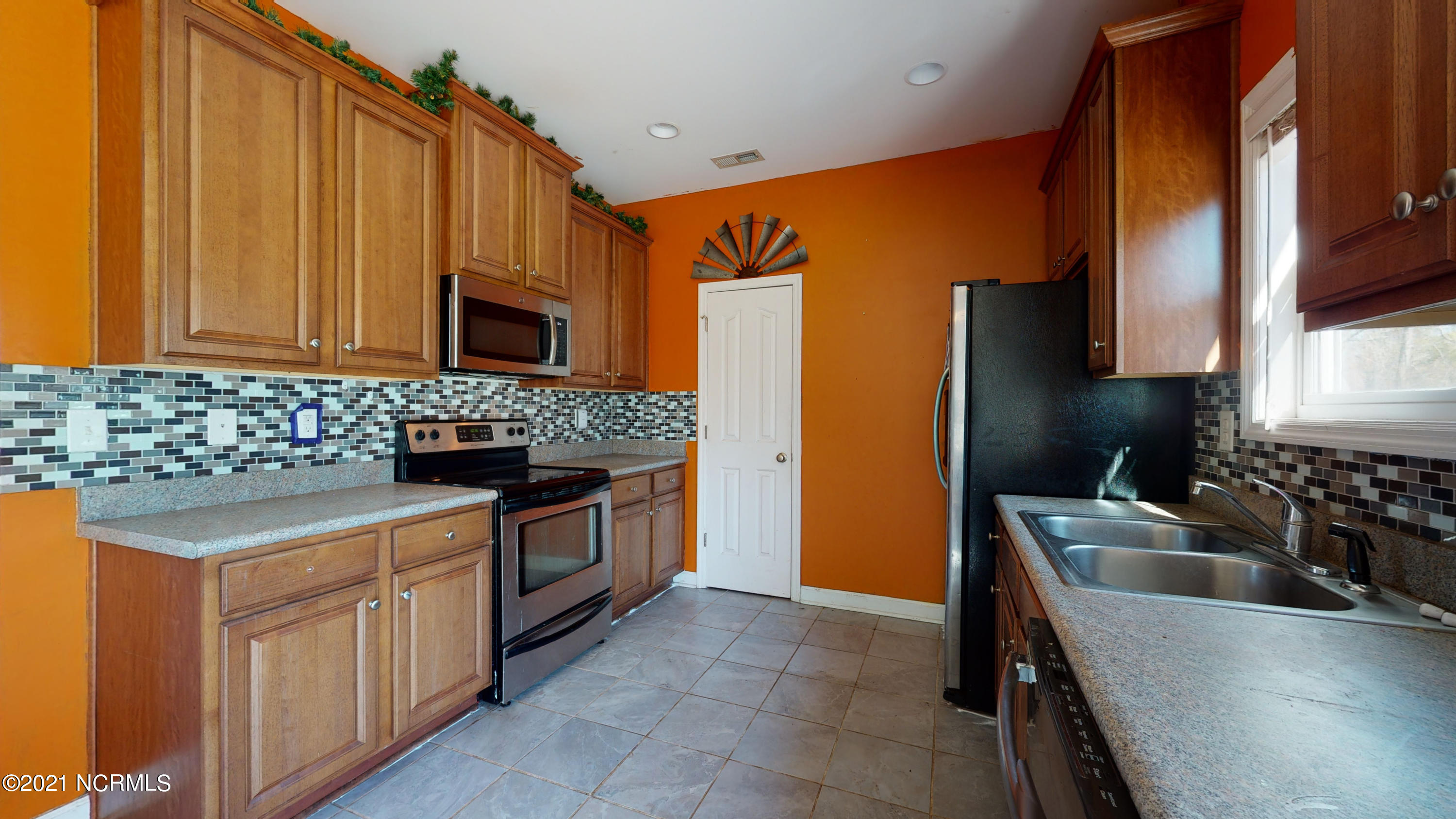 121 Boysenberry Fields Road Maple Hill, NC 28454 - Photo 32 of 44 121 Boysenberry Fields Road-32
