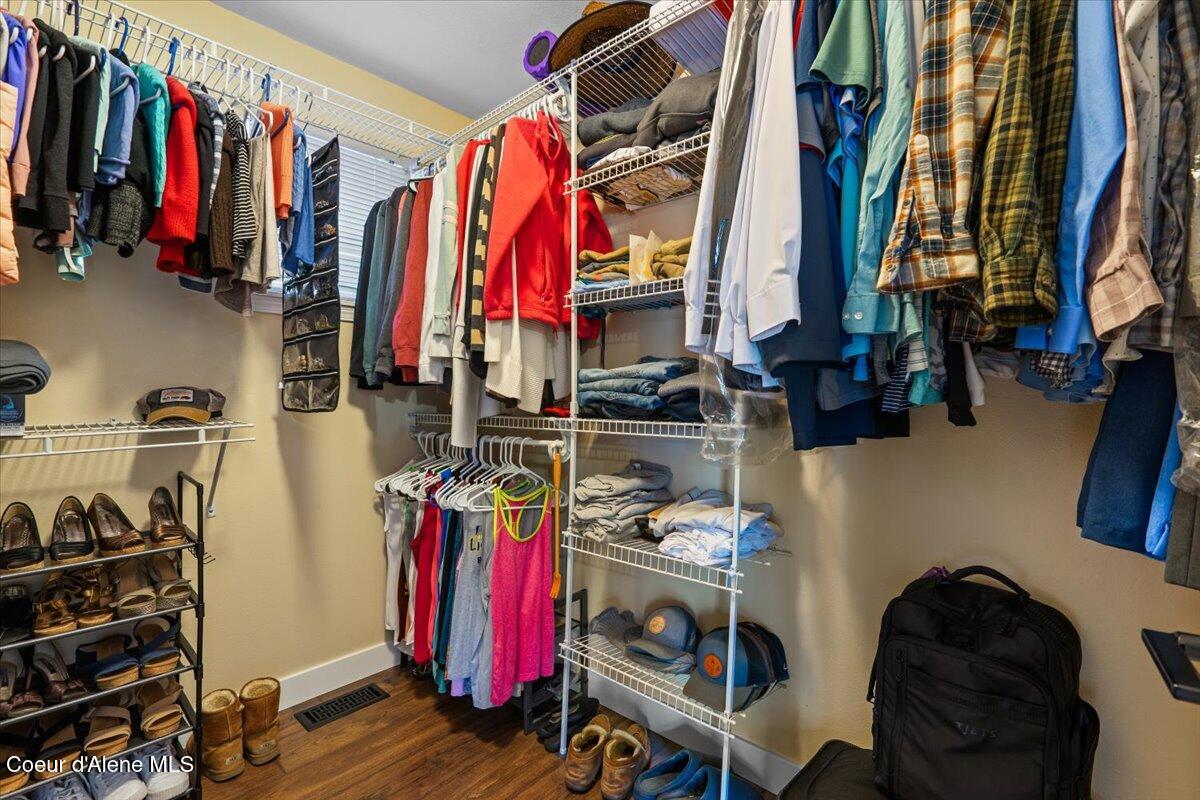 2447 East Garwood Road Hayden, ID 83835 - Photo 24 of 56 Primary closet