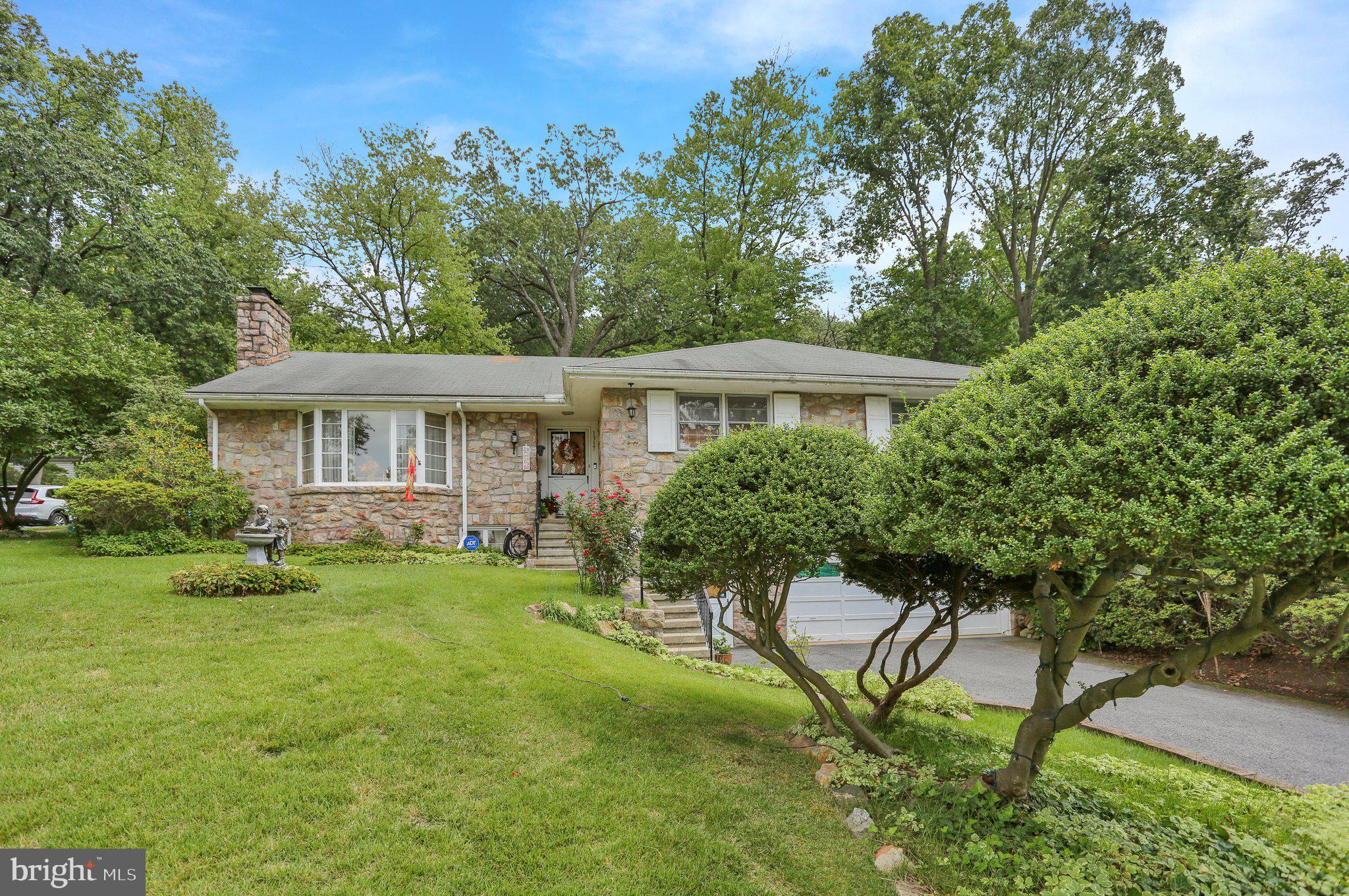 1317 Lorraine Road Reading, PA 19604 - Photo 2 of 45 E26A5746