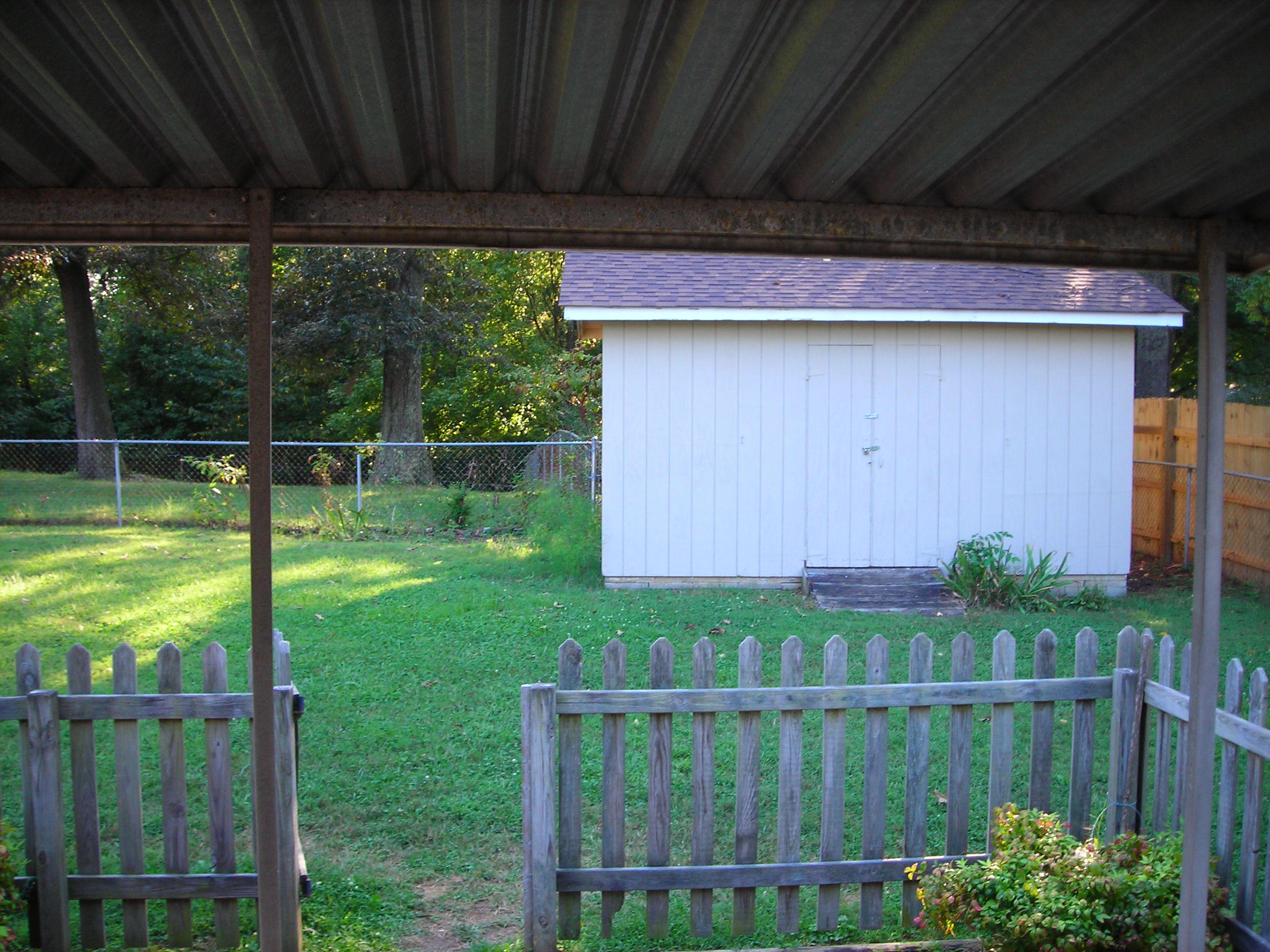 2225 Roundtree Road Knoxville, TN 37923 - Photo 14 of 15 2225 ROUNDTREE 013