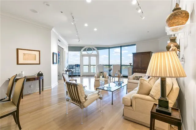 $2,475,000 | 600 Port Of New Orleans Place, Unit 6F, New Orleans, LA 70130