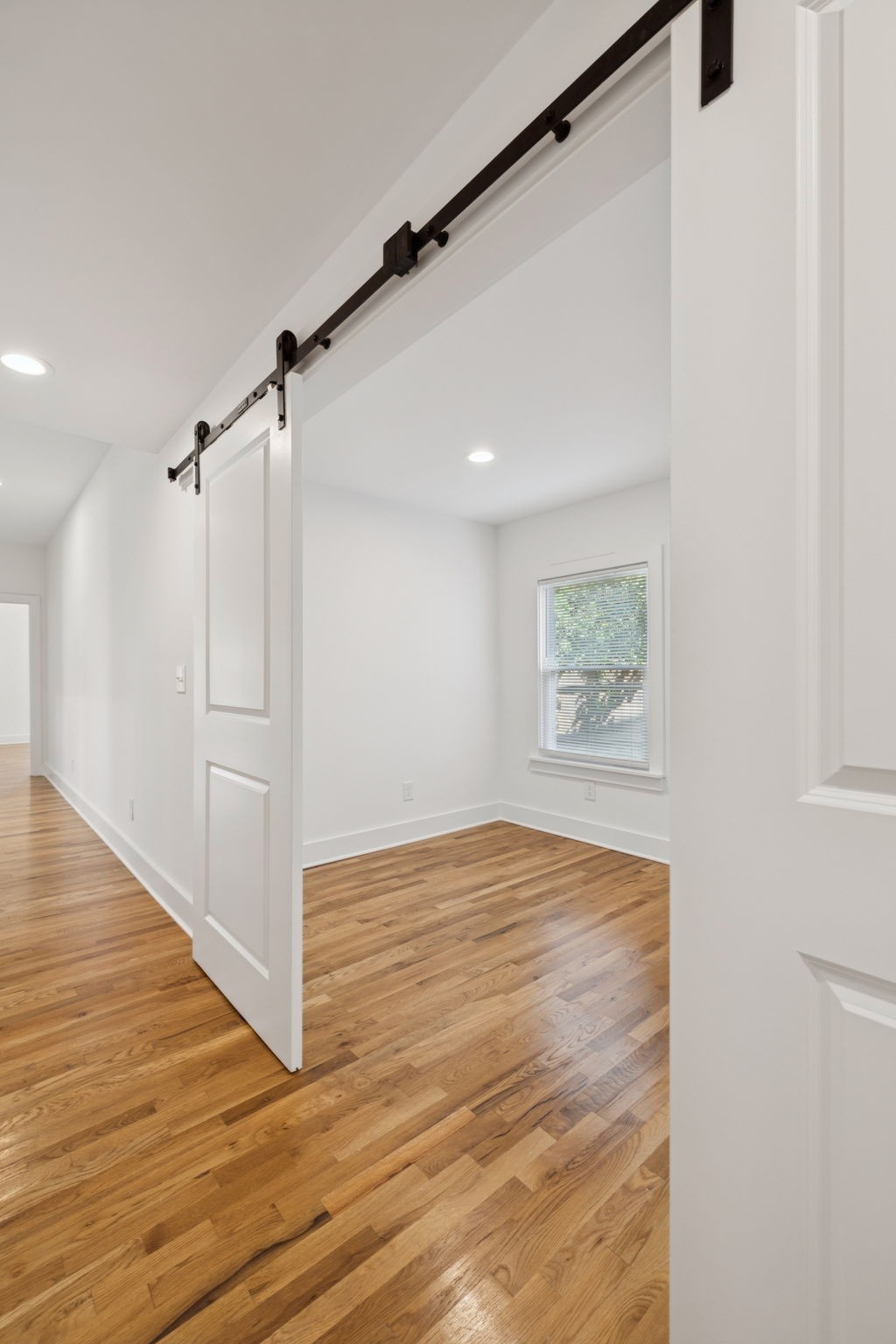 1613 23rd Avenue North Nashville, TN 37208 - Photo 30 of 58 a view of an empty room