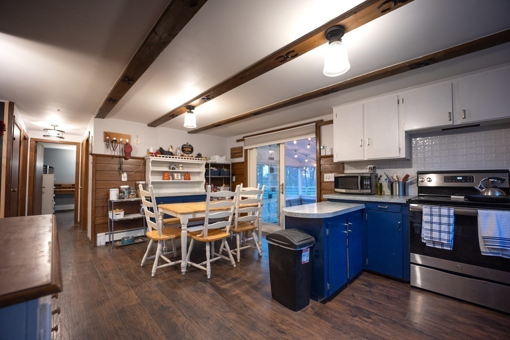 2 Rhodes Street Plainville, MA 02762 - Photo 6 of 20 Gallery Image 6