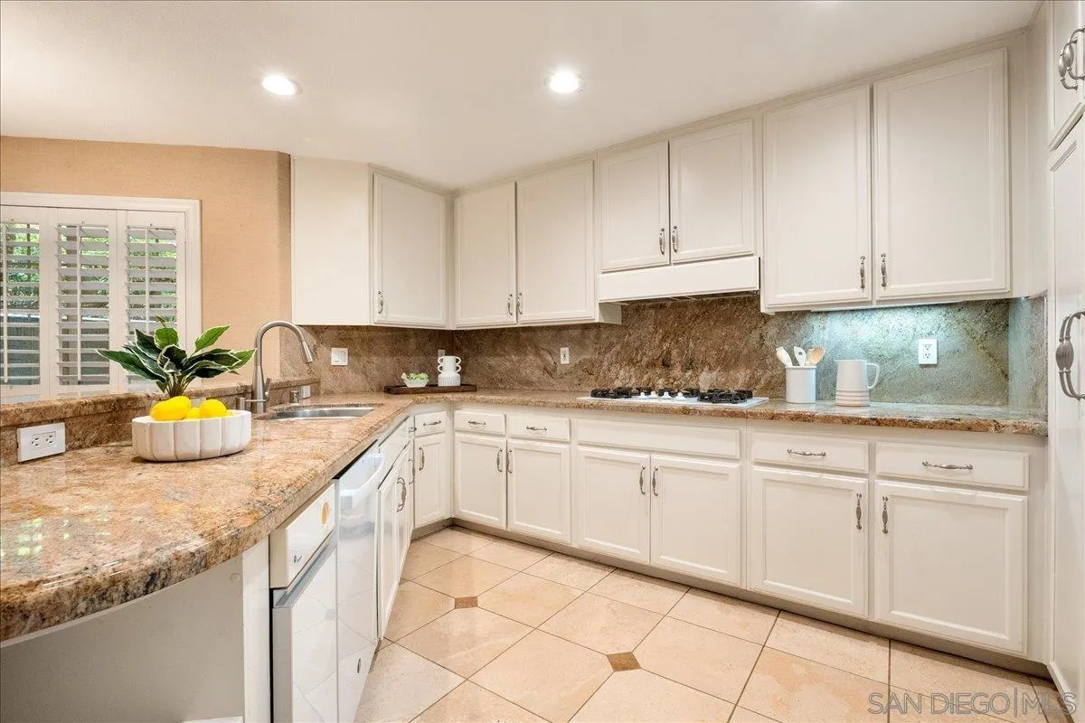 2888 Torrey Pines Road La Jolla, CA 92037 - Photo 11 of 35 Gallery Image 11