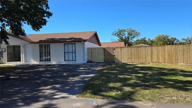 $1,700 | 8810 Covered Bridge Court, Tampa, FL 33634