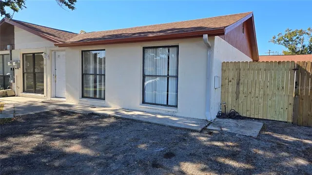 $1,700 | 8810 Covered Bridge Court, Tampa, FL 33634