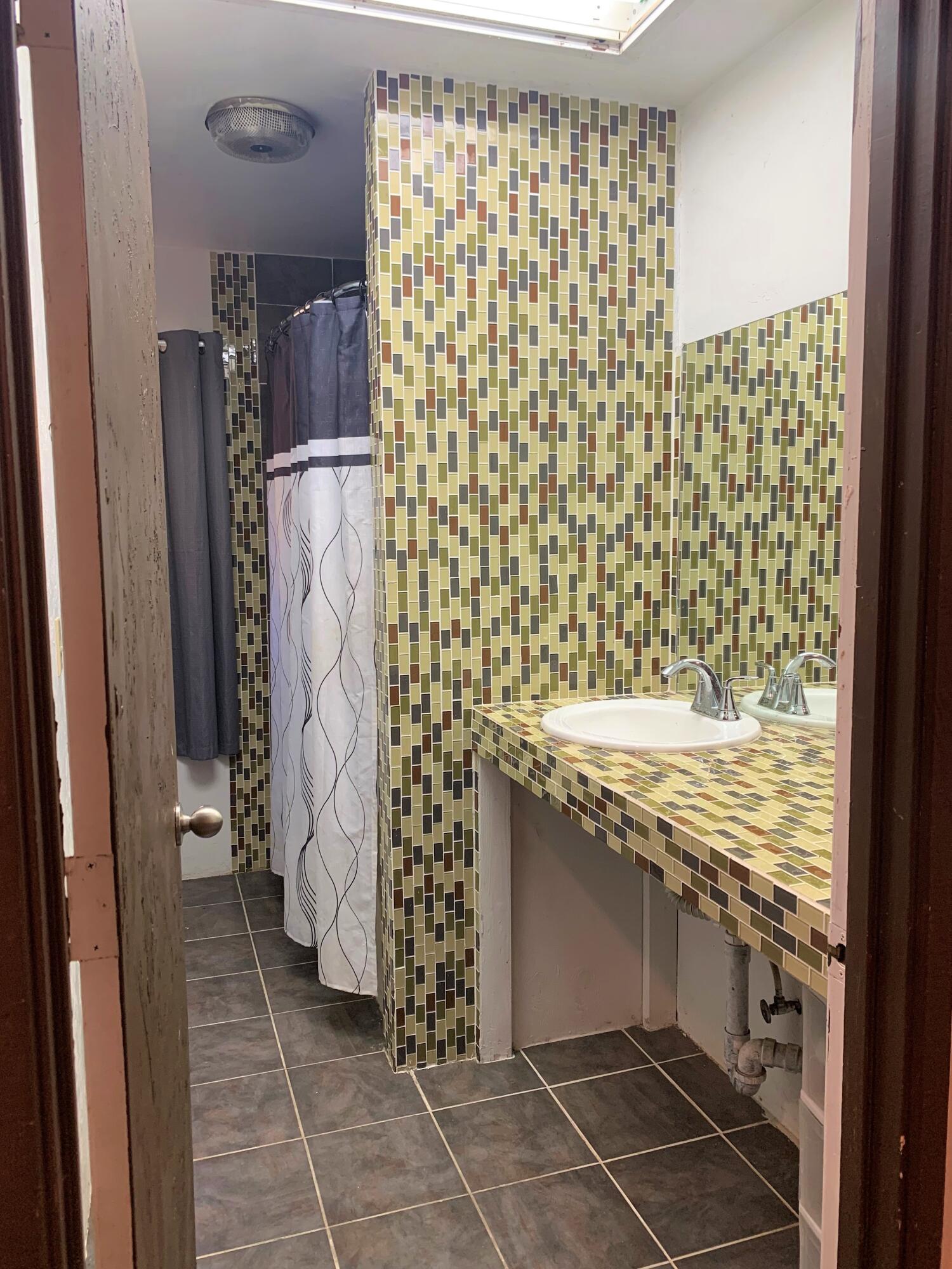 42875 South Fork Drive, Unit A Three Rivers, CA 93271 - Photo 8 of 14 Davis 4