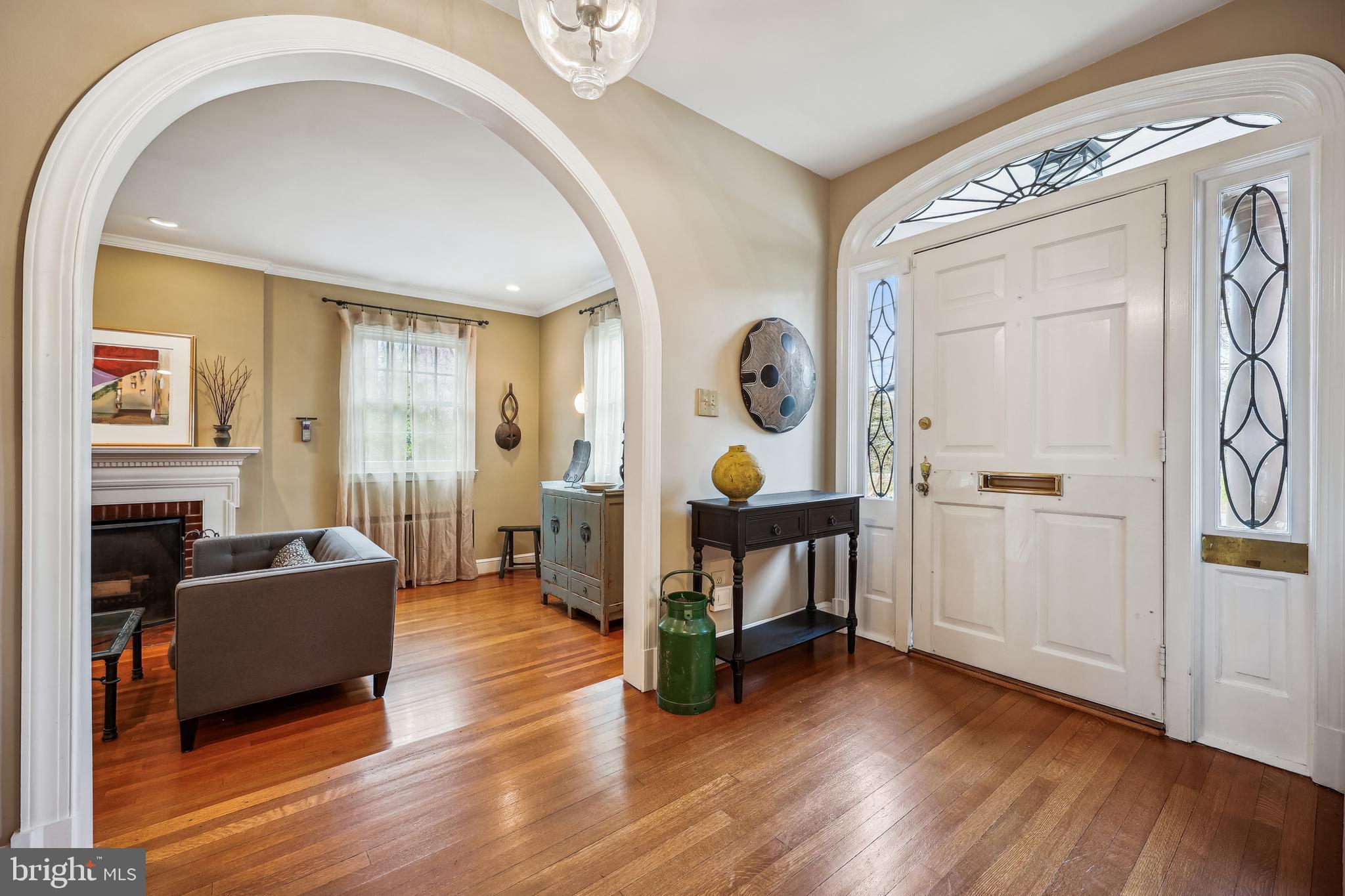 9014 Fairview Road Silver Spring, MD 20910 - Photo 3 of 94 a living room with furniture and wooden floor