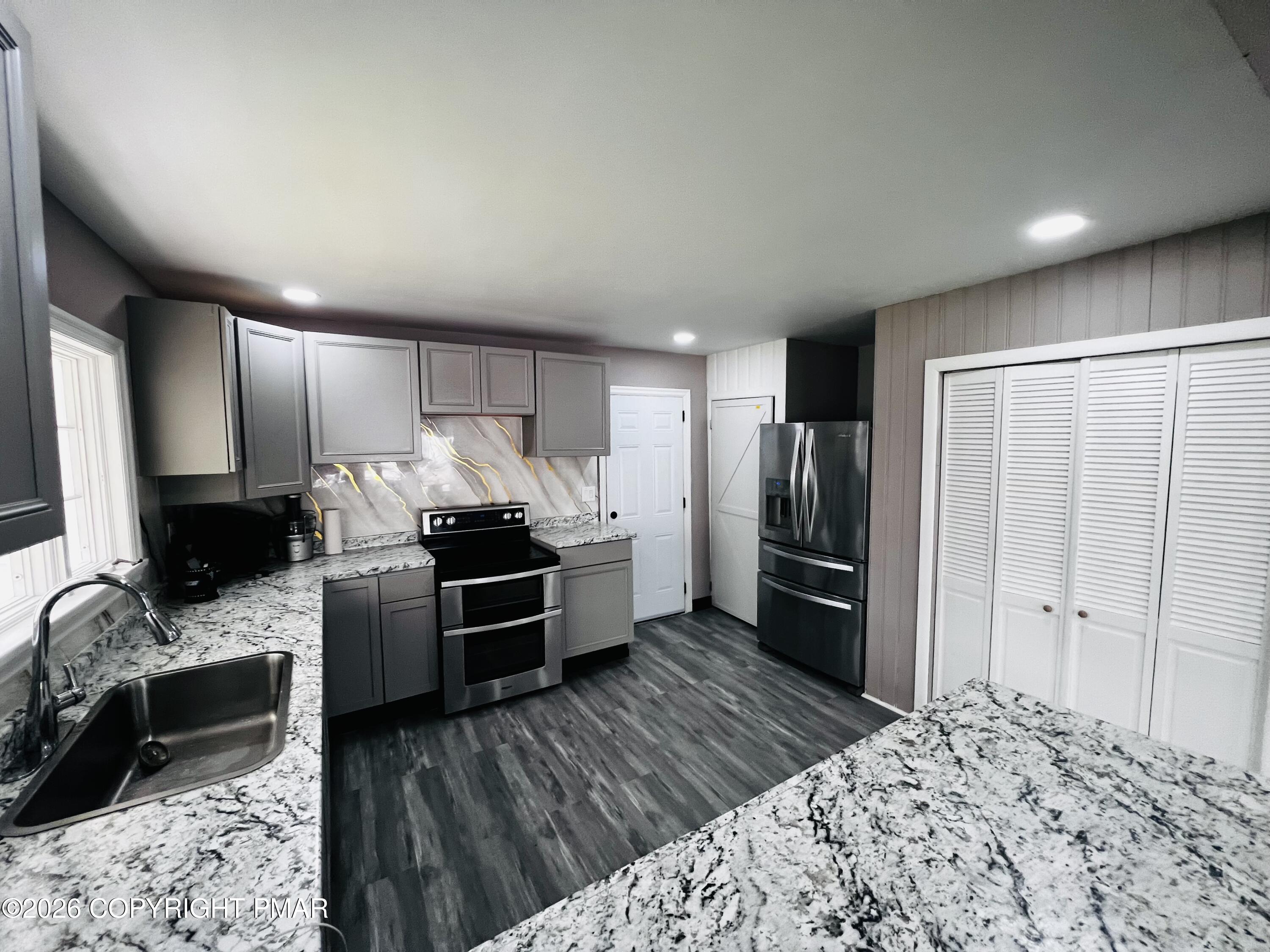 1009 Grove Street Avoca, PA 18641 - Photo 11 of 44 IMG_0566