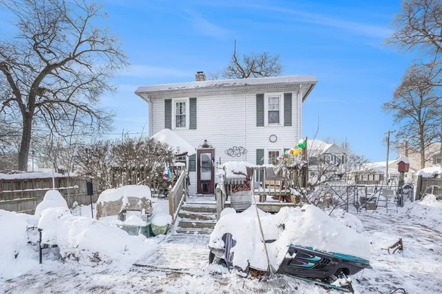 $250,000 | 11175 East Shore Drive, Delton, MI 49046