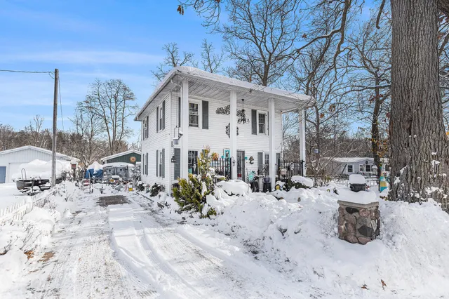 $250,000 | 11175 East Shore Drive, Delton, MI 49046