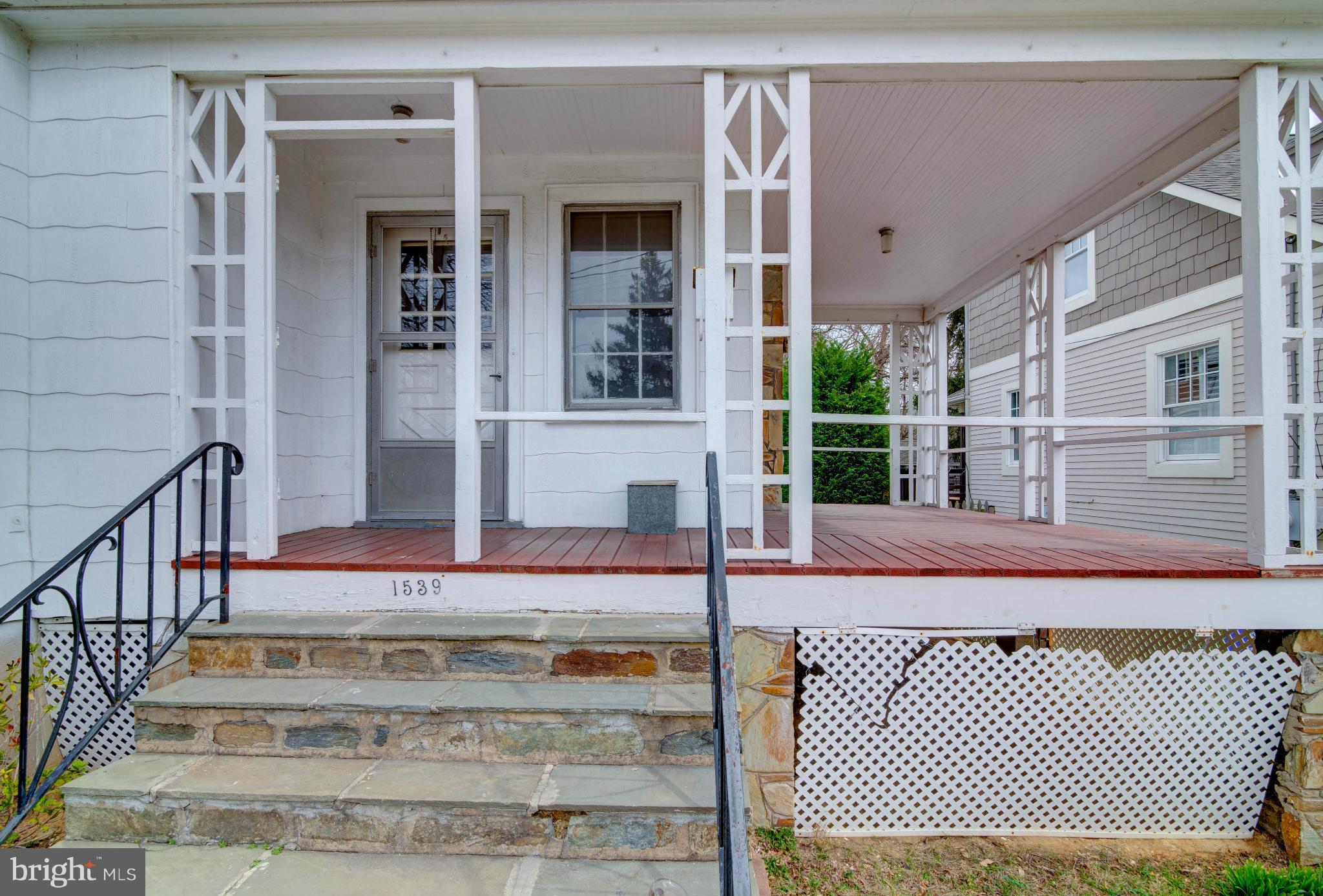 1539 North Glebe Road Arlington, VA 22207 - Photo 27 of 30 ENTRY DOOR