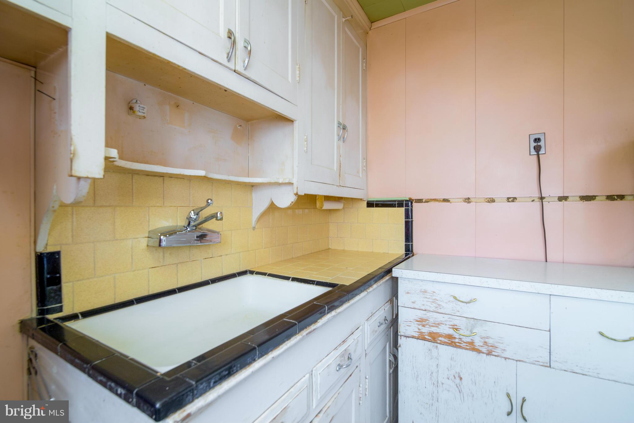 1539 North Glebe Road Arlington, VA 22207 - Photo 8 of 30 KITCHEN