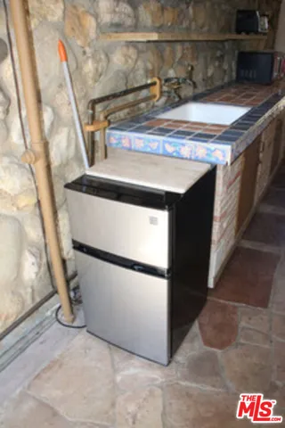 a view of utility room