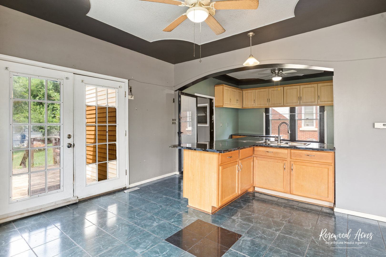 435 South Poplar Avenue Kankakee, IL 60901 - Photo 7 of 26