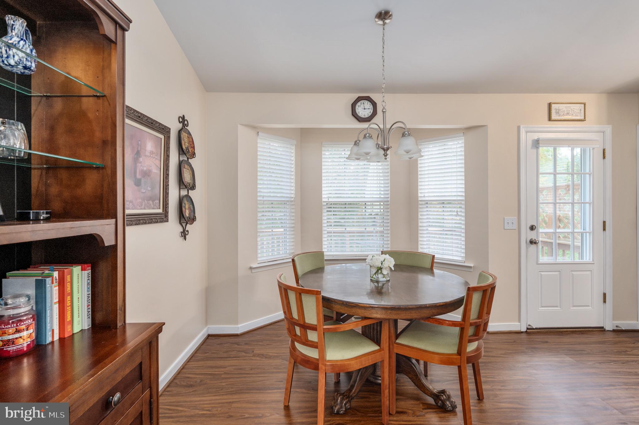 5308 South Branch Road Fredericksburg, VA 22407 - Photo 7 of 33 Kitchen Dining Area with Bumped Bay Wall/Windows