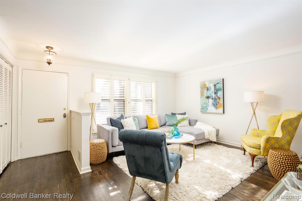 1792 Vernier Road Grosse Pointe Woods, MI 48236 - Photo 4 of 26