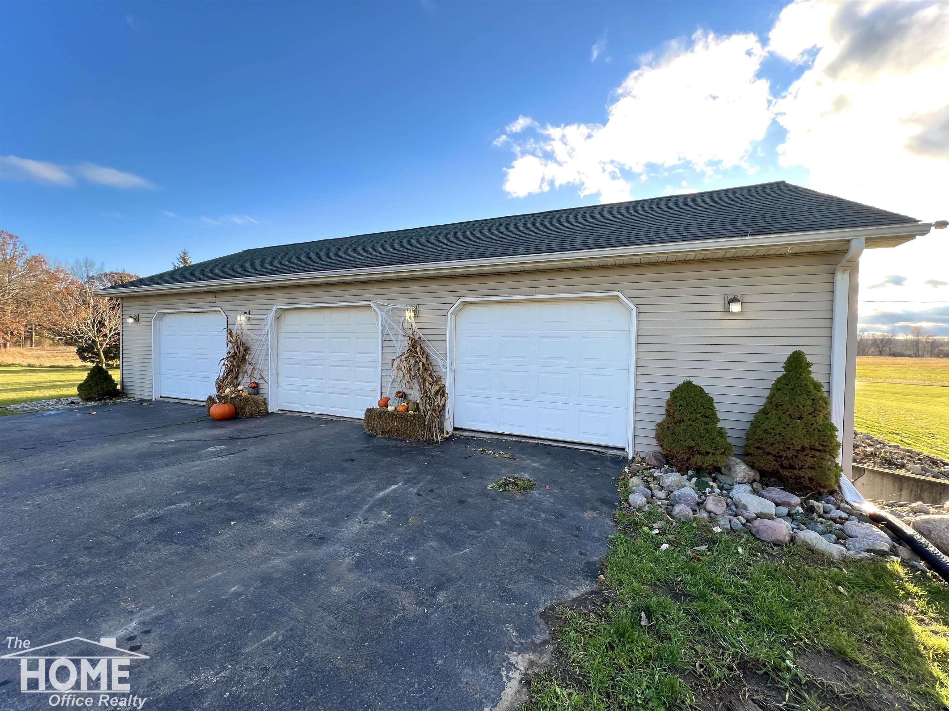 660 Busha Road Owosso, MI 48867 - Photo 69 of 99 50130580-402ac65c-213e-41ba-8792-4f0cb9529b91.JPG