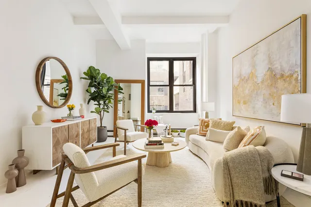 $1,100,000 | 250 Mercer Street, Unit B502 | Greenwich Village