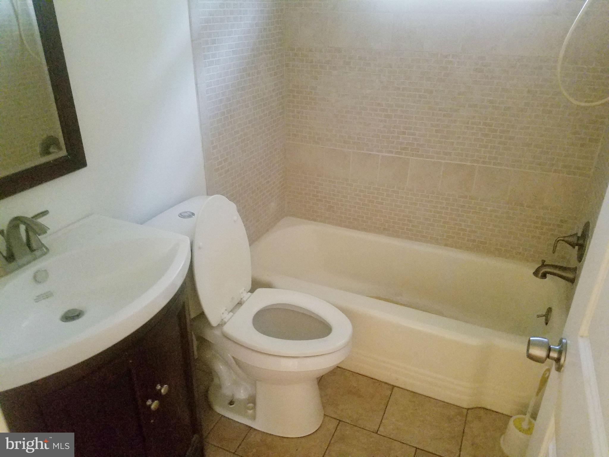 5401 Old Frederick Road Baltimore, MD 21229 - Photo 10 of 16 Bath