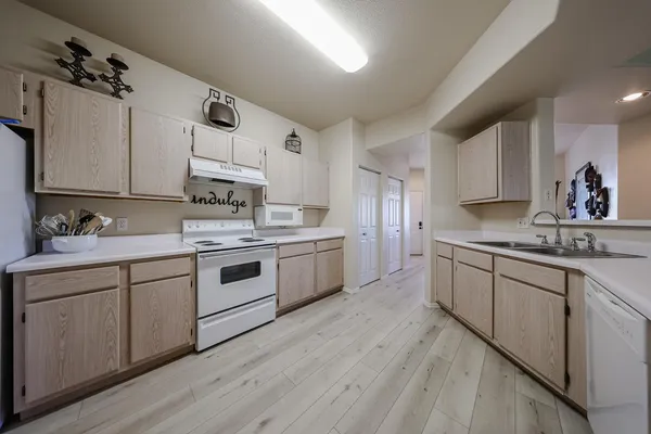 $1,950 | 3236 East Chandler Boulevard, Unit 1069, Phoenix, AZ 85048