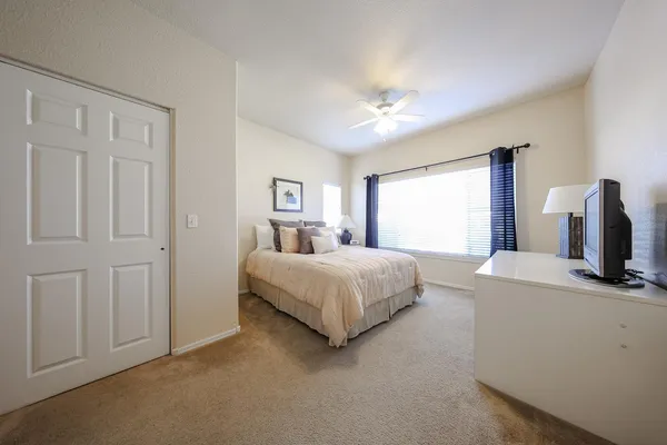 $1,950 | 3236 East Chandler Boulevard, Unit 1069, Phoenix, AZ 85048