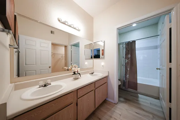 $1,950 | 3236 East Chandler Boulevard, Unit 1069, Phoenix, AZ 85048