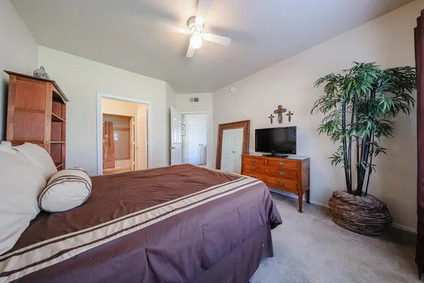 $1,950 | 3236 East Chandler Boulevard, Unit 1069, Phoenix, AZ 85048