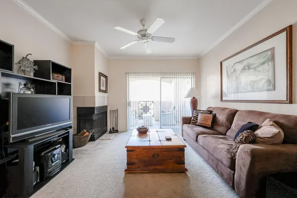$1,950 | 3236 East Chandler Boulevard, Unit 1069, Phoenix, AZ 85048