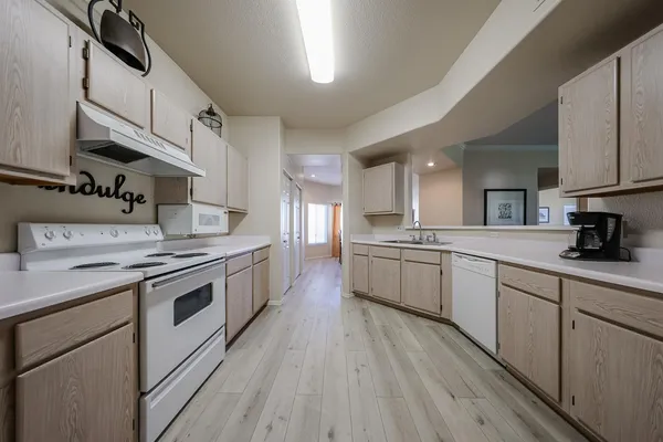 $1,950 | 3236 East Chandler Boulevard, Unit 1069, Phoenix, AZ 85048