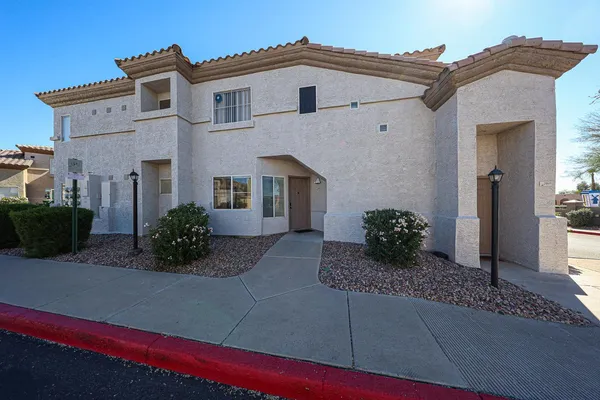 $1,950 | 3236 East Chandler Boulevard, Unit 1069, Phoenix, AZ 85048