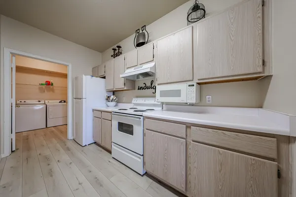 $1,950 | 3236 East Chandler Boulevard, Unit 1069, Phoenix, AZ 85048