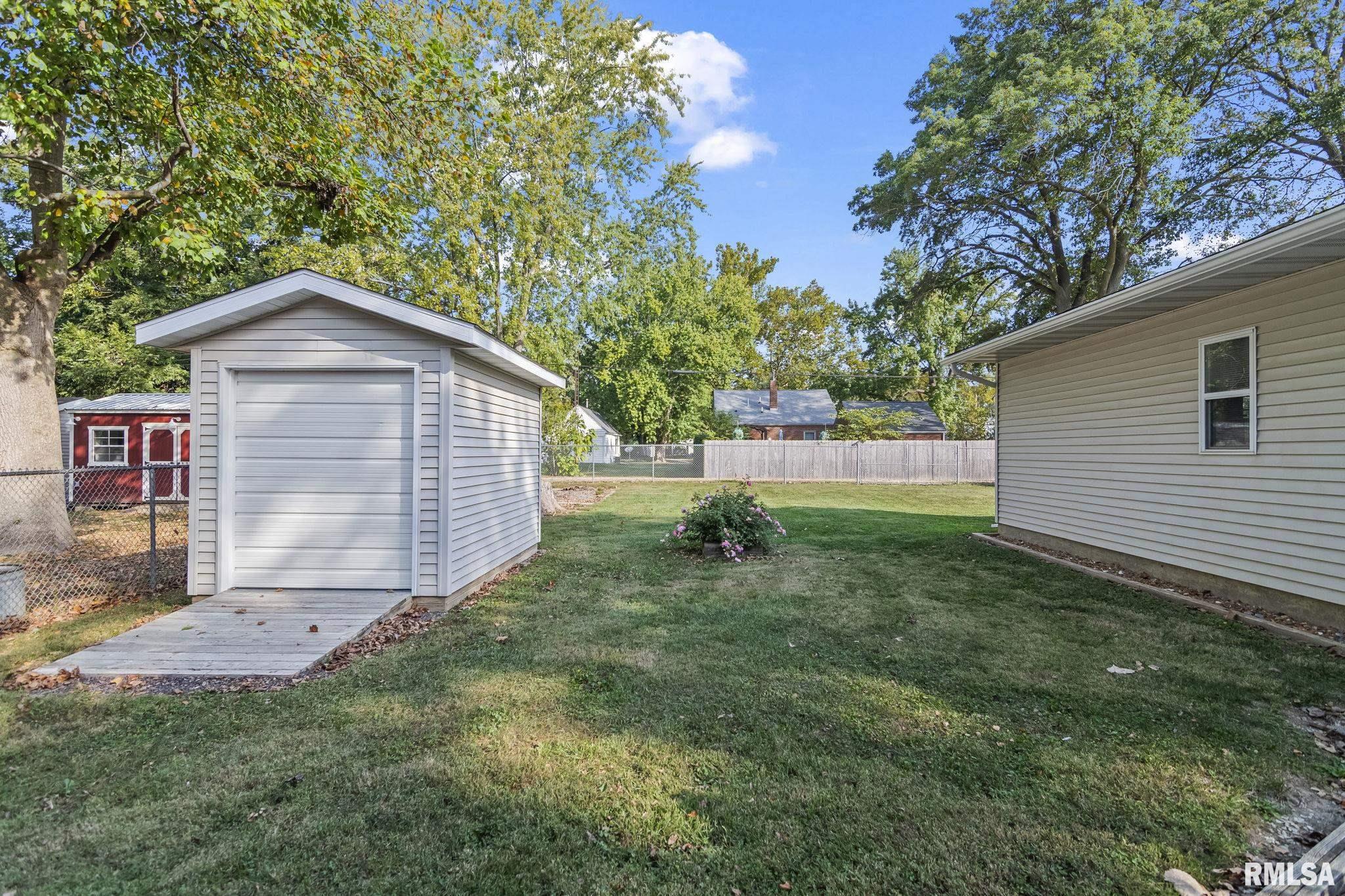 205 West Madison Street Athens, IL 62613 - Photo 25 of 29 Gallery Image 25
