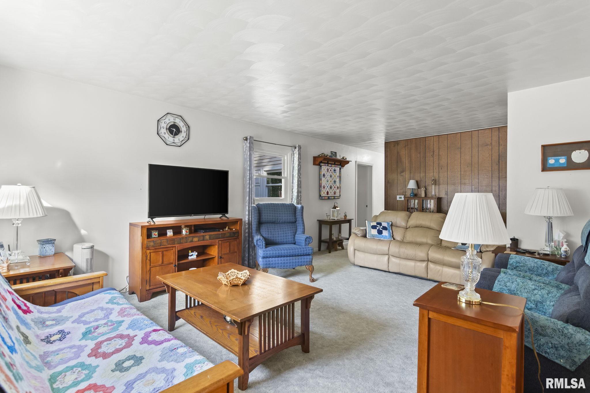 205 West Madison Street Athens, IL 62613 - Photo 6 of 29 Gallery Image 6