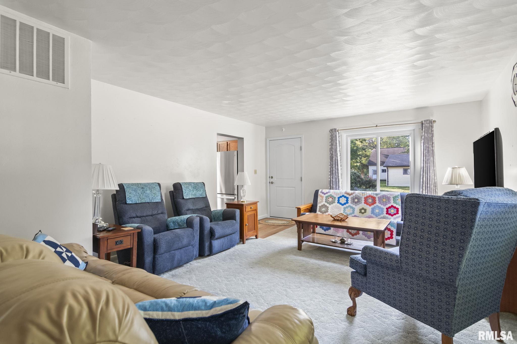205 West Madison Street Athens, IL 62613 - Photo 7 of 29 Gallery Image 7