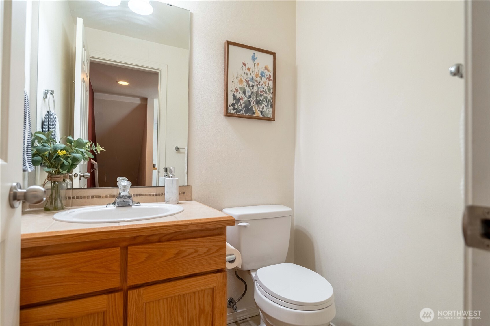 8520 Midvale Avenue North, Unit A Seattle, WA 98103 - Photo 8 of 32