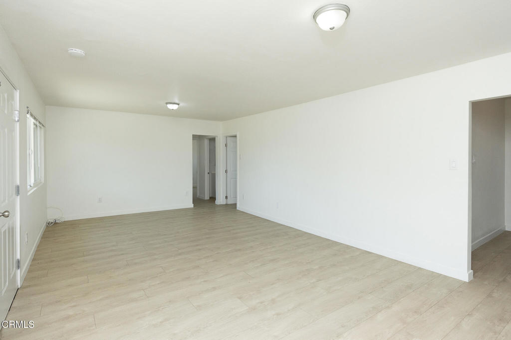 239 East Collins Street Oxnard, CA 93036 - Photo 4 of 17