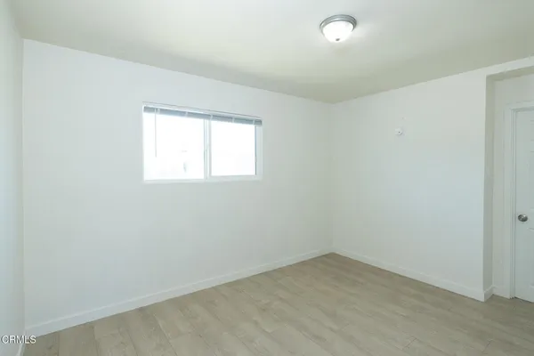 $3,035 | 239 East Collins Street, Oxnard, CA 93036
