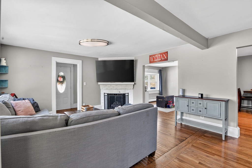 51 Swifts Beach Road Wareham, MA 02571 - Photo 5 of 31