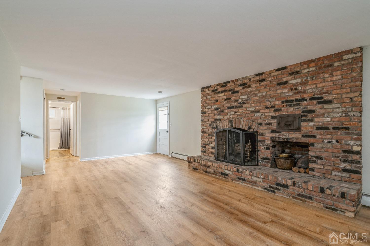 1462 Seneca Road North Brunswick, NJ 08902 - Photo 12 of 30 Family Room on First Level