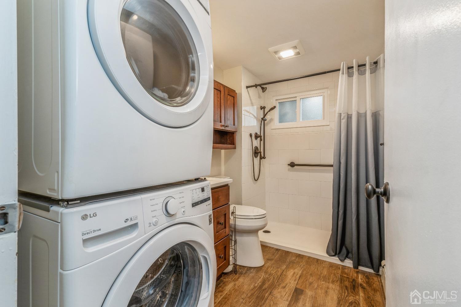 1462 Seneca Road North Brunswick, NJ 08902 - Photo 17 of 30 First Level Full Bathroom / Laundry Room