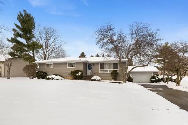 $249,900 | 214 Betz Road, Auburn, IN 46706