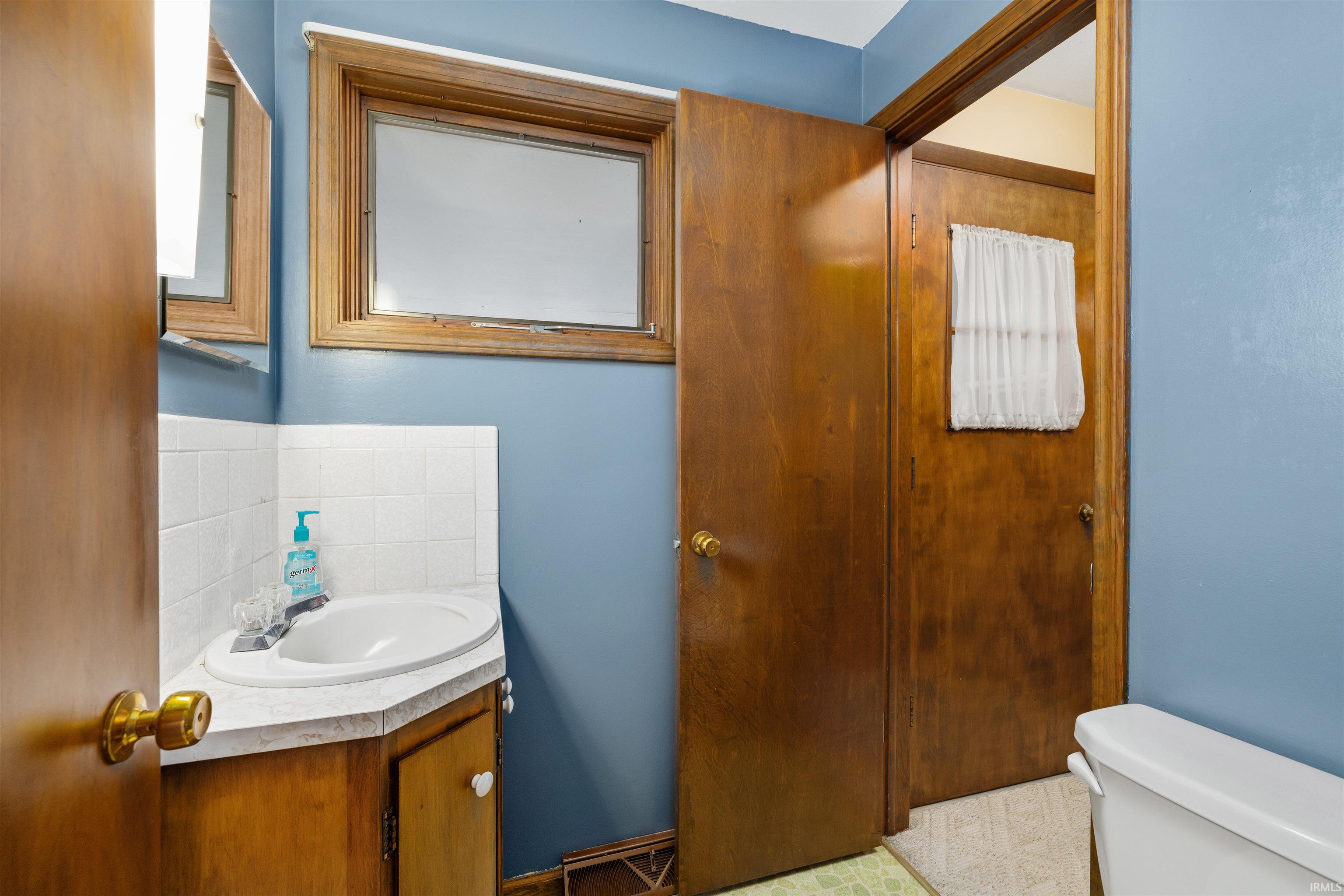 214 Betz Road Auburn, IN 46706 - Photo 12 of 32