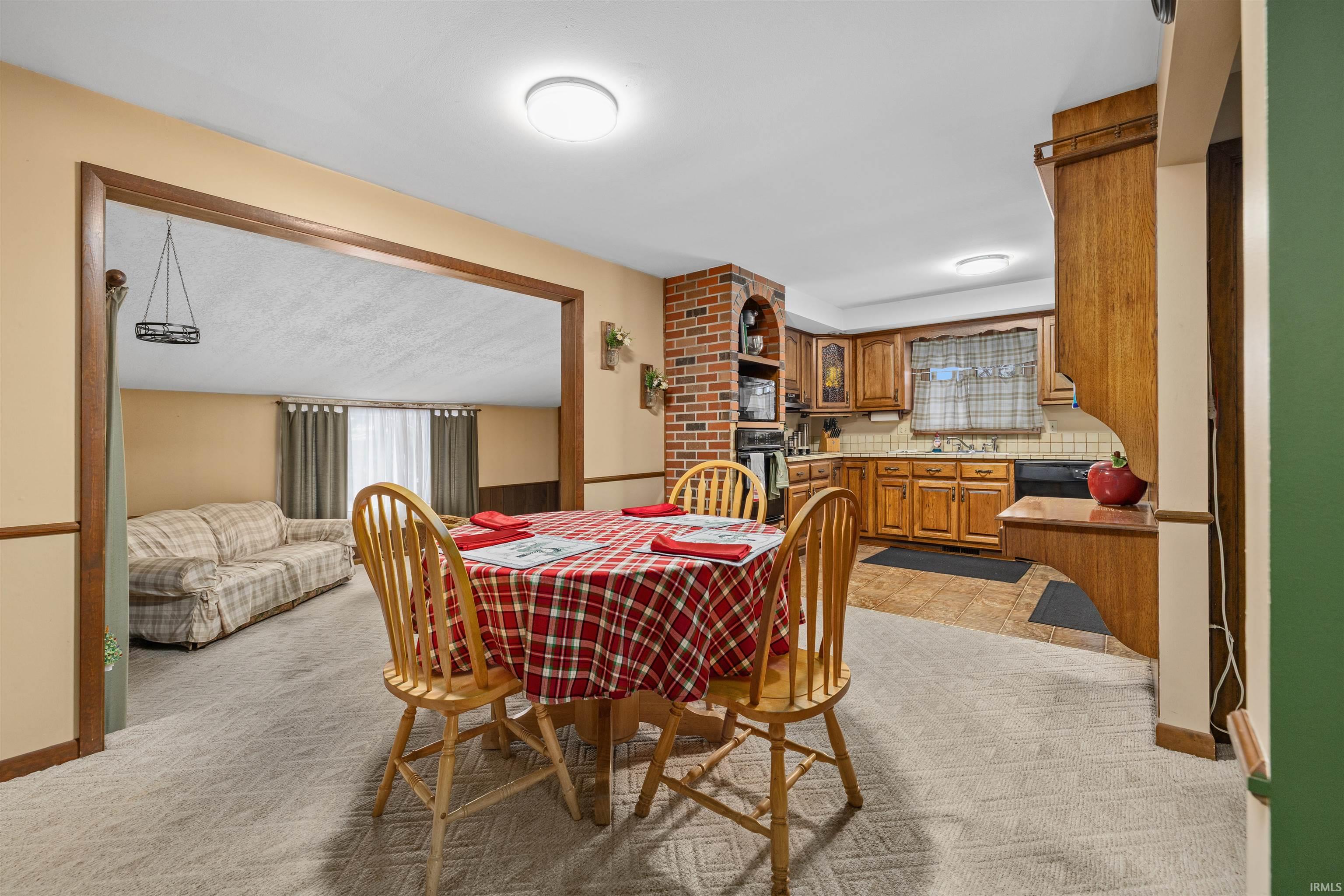 214 Betz Road Auburn, IN 46706 - Photo 5 of 32